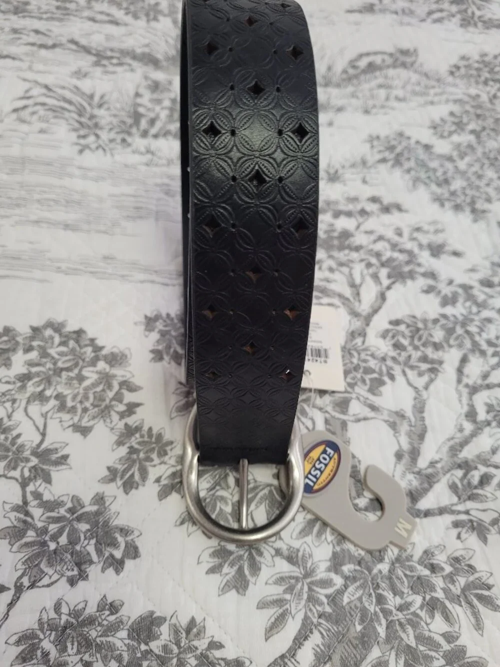 Fossil Black Perforated Leather Belt w/ Silver Tone Buckle Size Medium NWT